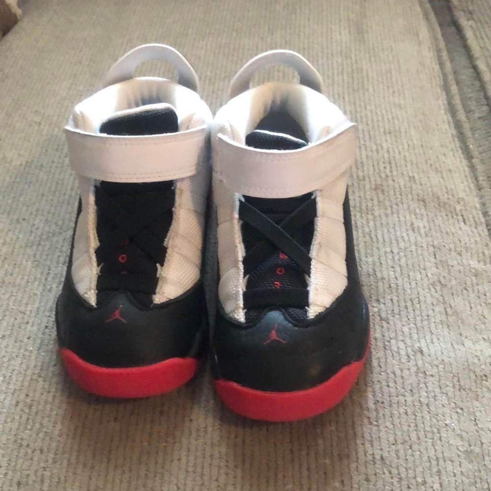 Size9 Jordan white,black and red